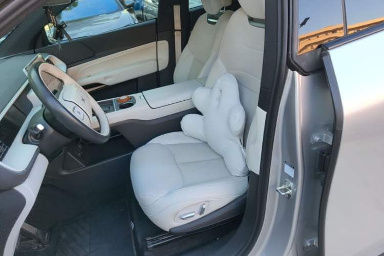 Used XPeng G6 2023 755 Ultra-Long Range Max Left Front Seat
