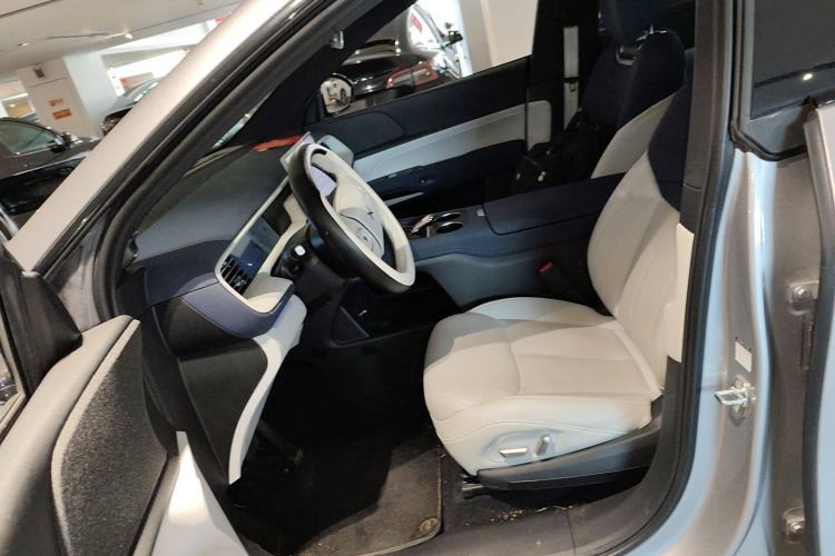Used XPeng G6 2023 755 Ultra-Long Range Max Left Front Seat