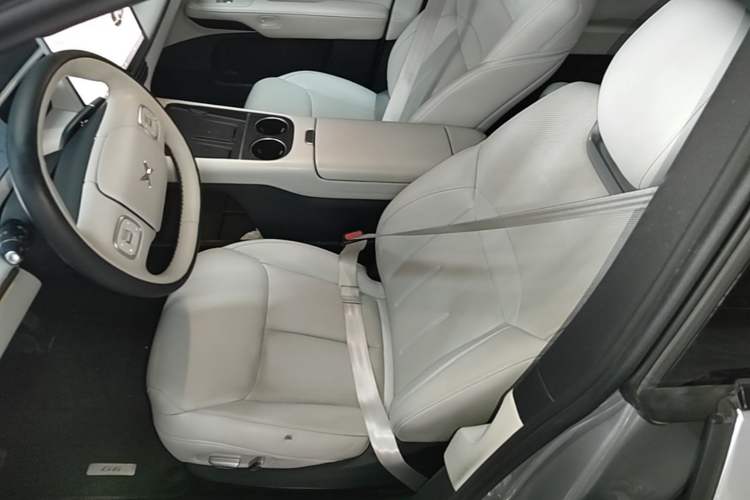 Used XPeng G6 2023 580 Long-Range Max Left Front Seat