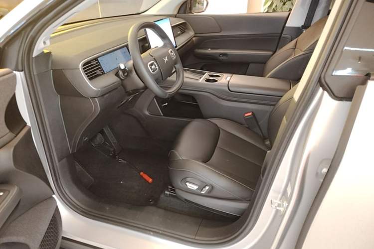 Used XPeng G6 2023 755 Ultra-Long Range Pro Left Front Seat