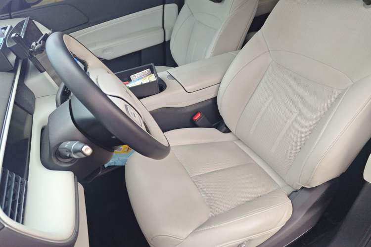 Used XPeng G6 2023 700 Four-Wheel Drive Performance Max Left Front Seat