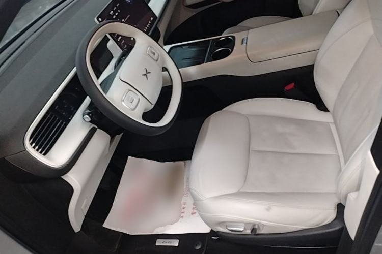 Used XPeng G6 2023 755 Ultra-Long Range Max Left Front Seat