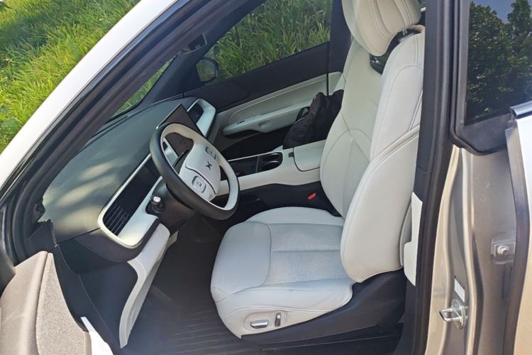 Used XPeng G6 2023 755 Ultra-Long Range Max Left Front Seat