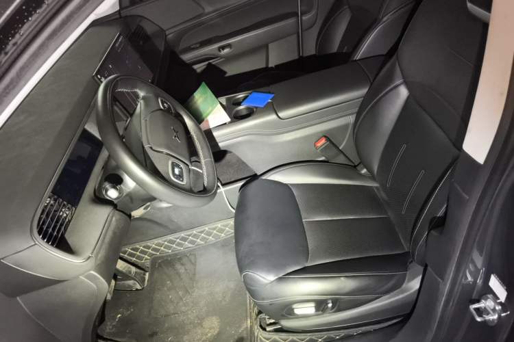 Used XPeng G6 2023 580 Long-Range Max Left Front Seat