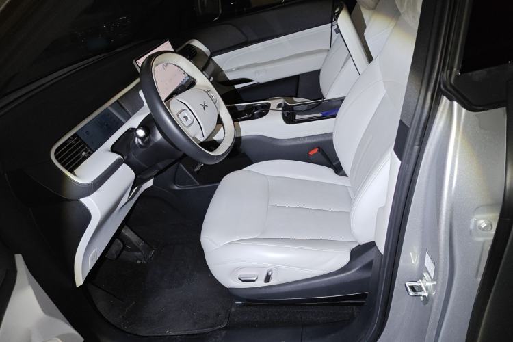 Used XPeng G6 2023 700 Four-Wheel Drive Performance Max Left Front Seat