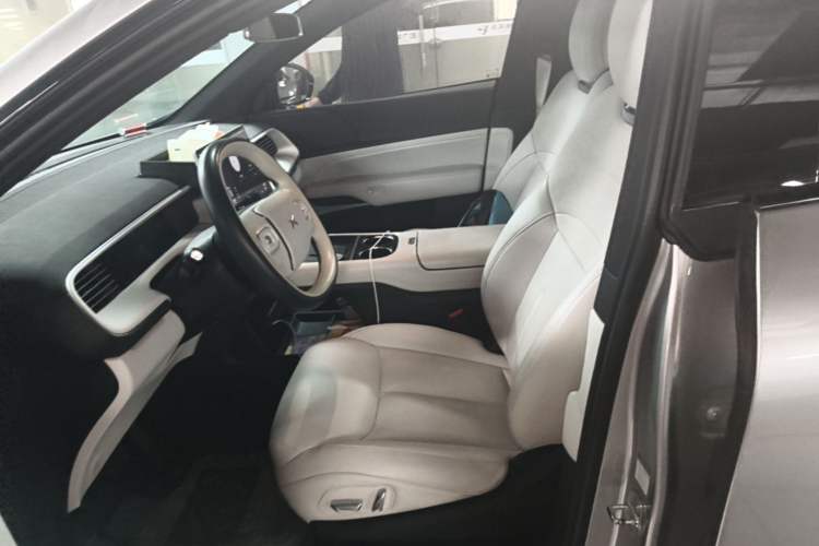 Used XPeng G6 2023 700 Four-Wheel Drive Performance Max Left Front Seat