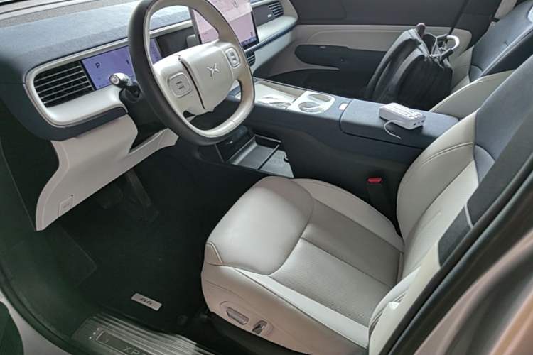 Used XPeng G6 2023 580 Long-Range Max Left Front Seat