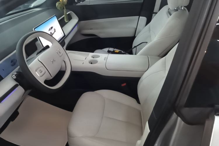 Used XPeng G6 2023 755 Ultra-Long Range Max Left Front Seat