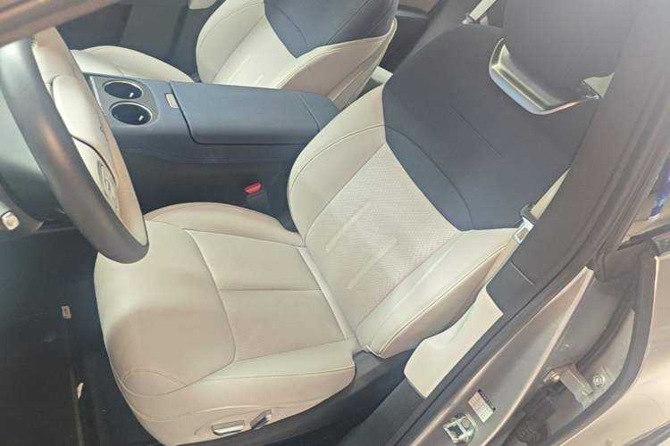 Used XPeng G6 2023 755 Ultra-Long Range Max Left Front Seat