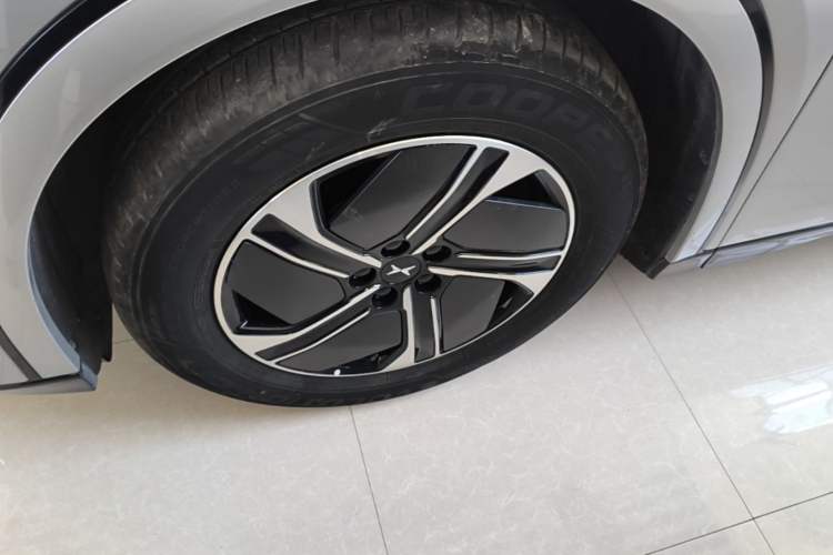 Used XPeng G6 2023 755 Ultra-Long Range Max Left Front Wheel Hub