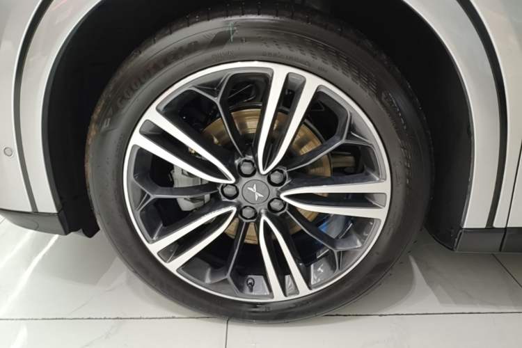 Used XPeng G6 2023 755 Ultra-Long Range Max Left Front Wheel Hub
