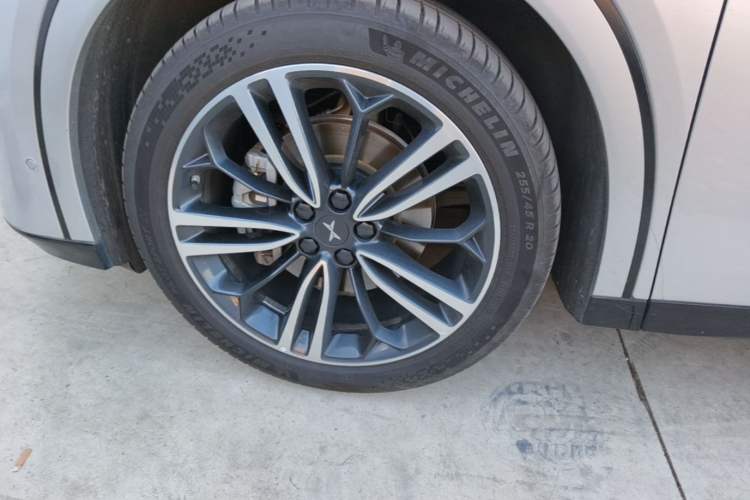 Used XPeng G6 2023 755 Ultra-Long Range Max Left Front Wheel Hub