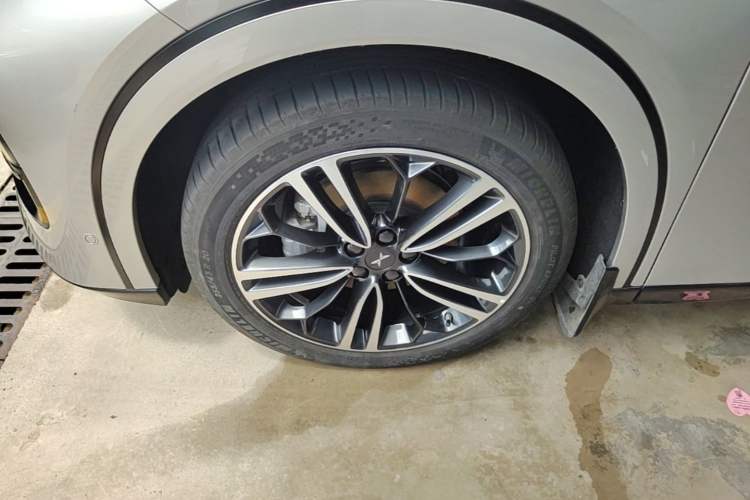 Used XPeng G6 2023 700 Four-Wheel Drive Performance Max Left Front Wheel Hub