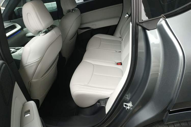 Used XPeng G6 2023 755 Ultra-Long Range Pro Left Rear Seat