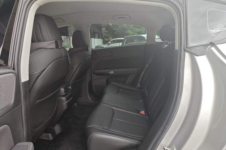 Used XPeng G6 2023 580 Long-Range Pro Left Rear Seat