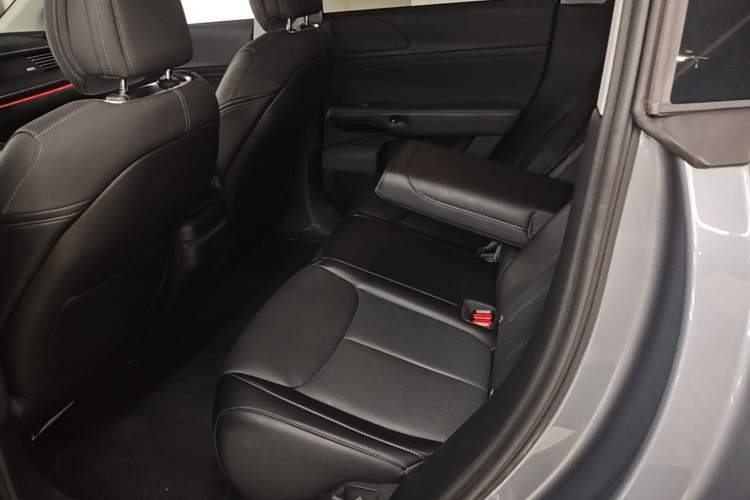 Used XPeng G6 2023 580 Long-Range Max Left Rear Seat