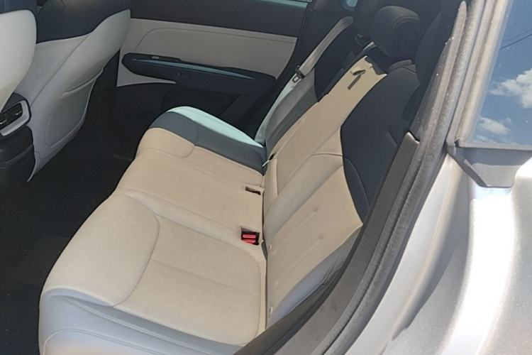 Used XPeng G6 2023 580 Long-Range Max Left Rear Seat