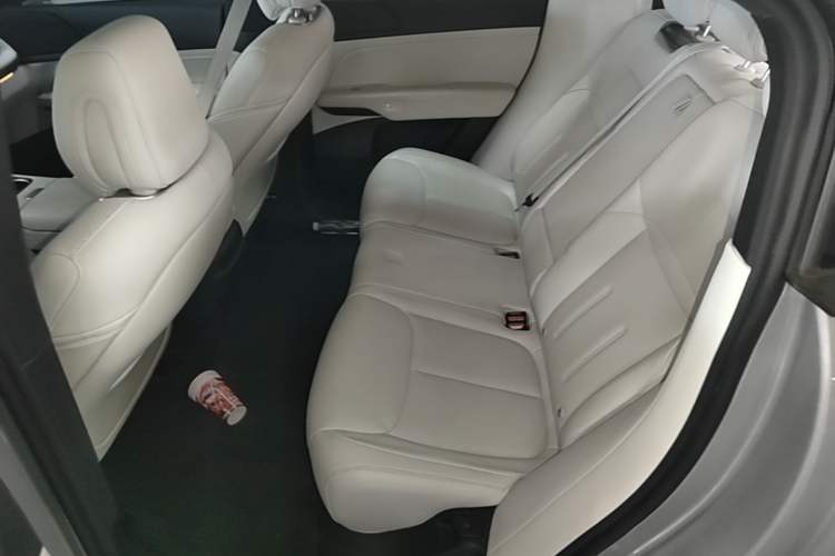 Used XPeng G6 2023 580 Long-Range Max Left Rear Seat