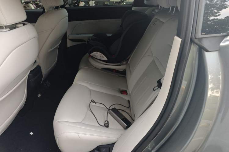 Used XPeng G6 2023 580 Long-Range Max Left Rear Seat