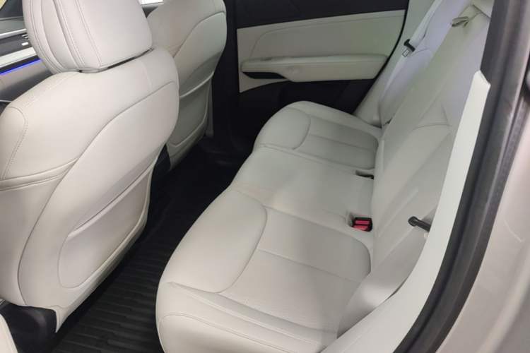 Used XPeng G6 2023 755 Ultra-Long Range Max Left Rear Seat