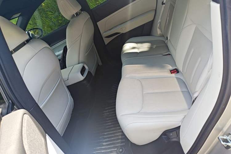 Used XPeng G6 2023 755 Ultra-Long Range Max Left Rear Seat