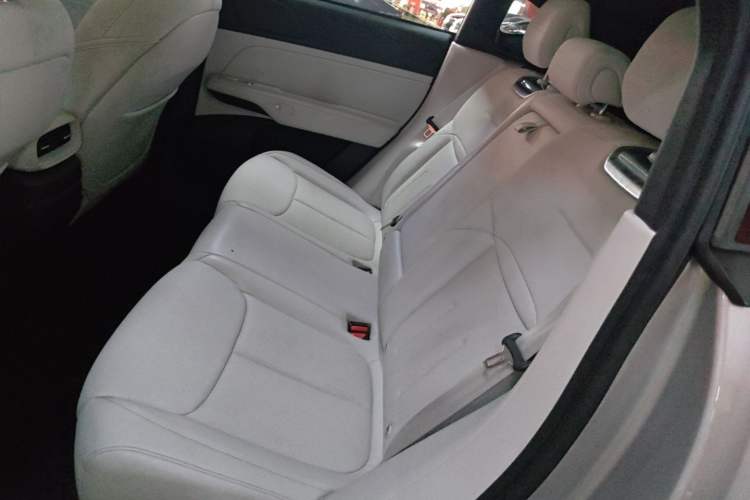 Used XPeng G6 2023 580 Long-Range Max Left Rear Seat