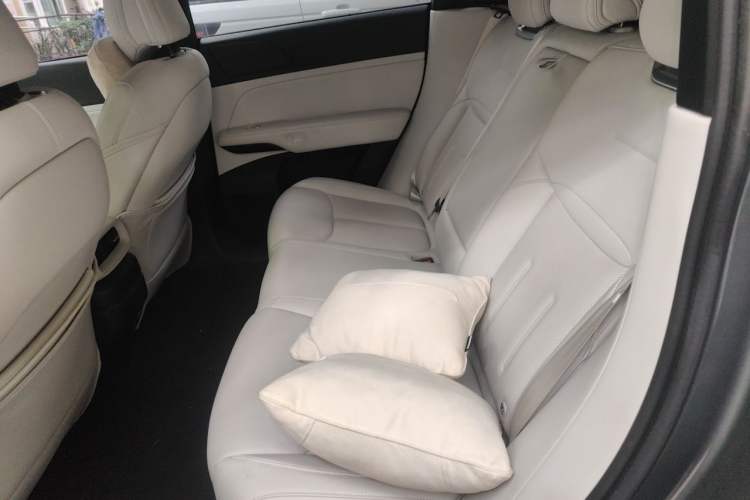 Used XPeng G6 2023 580 Long-Range Max Left Rear Seat