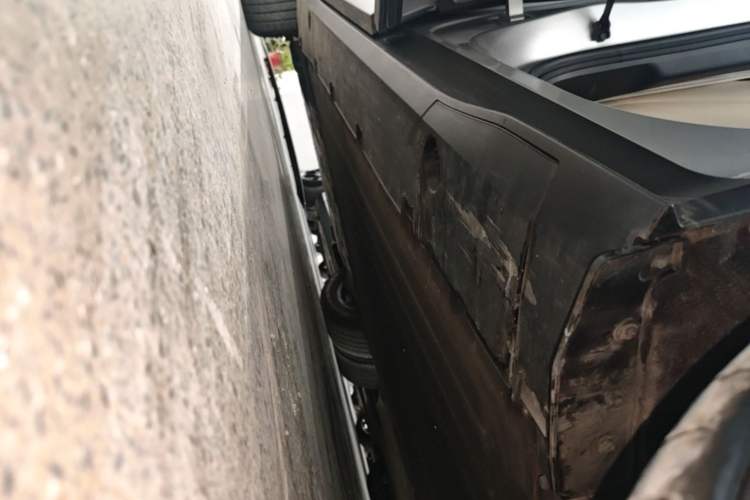Used XPeng G6 2023 580 Long-Range Max Left Side Sill