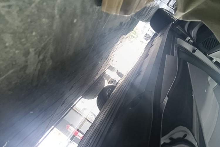 Used XPeng G6 2023 580 Long-Range Max Left Side Sill