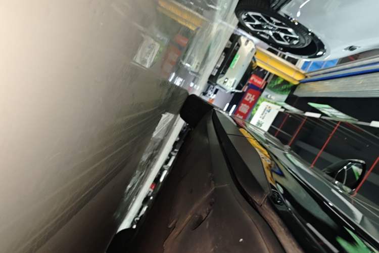 Used XPeng G6 2023 580 Long-Range Pro Left Side Sill