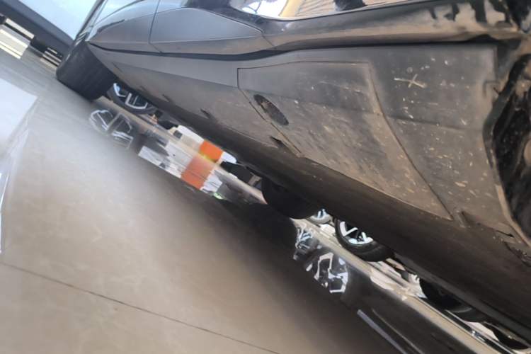Used XPeng G6 2023 755 Ultra-Long Range Max Left Side Sill