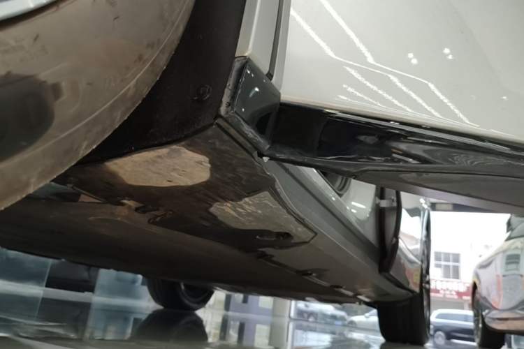 Used XPeng G6 2023 755 Ultra-Long Range Max Left Side Sill