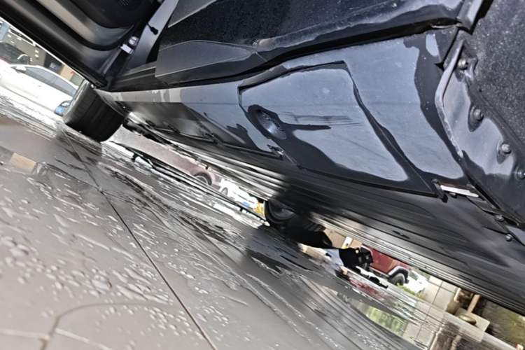 Used XPeng G6 2023 755 Ultra-Long Range Max Left Side Sill
