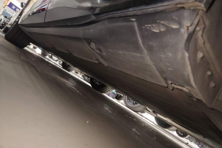 Used XPeng G6 2023 700 Four-Wheel Drive Performance Max Left Side Sill