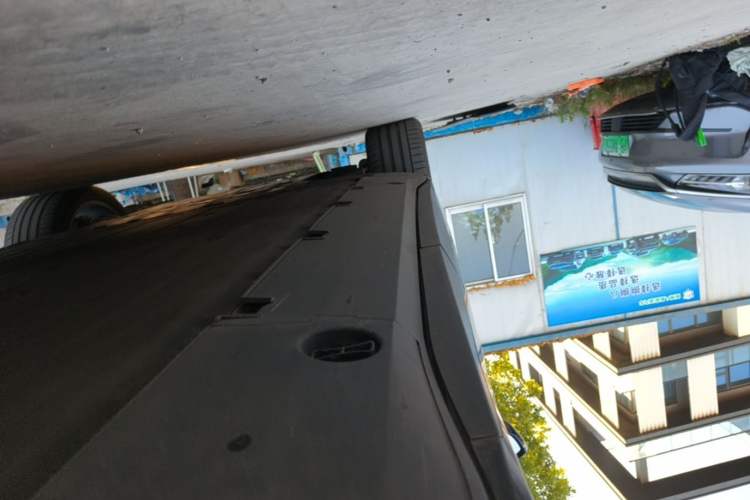 Used XPeng G6 2023 755 Ultra-Long Range Max Left Side Sill