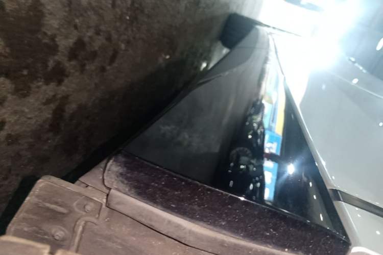 Used XPeng G6 2023 755 Ultra-Long Range Max Left Side Sill