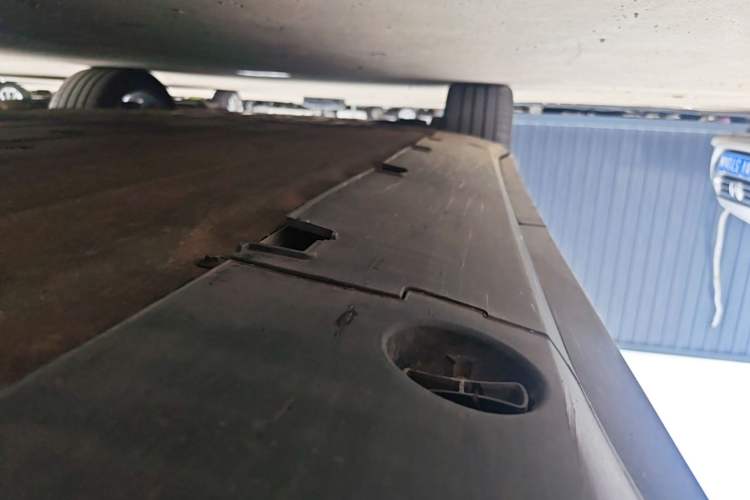 Used XPeng G6 2023 755 Ultra-Long Range Max Left Side Sill