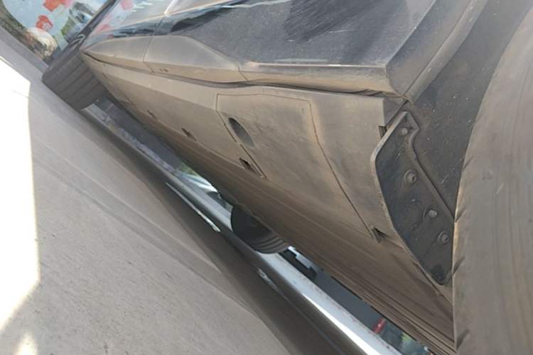 Used XPeng G6 2023 580 Long-Range Max Left Side Sill