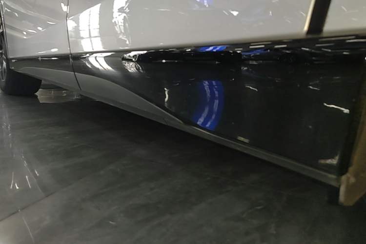 Used XPeng G6 2023 580 Long-Range Max Left Side Sill