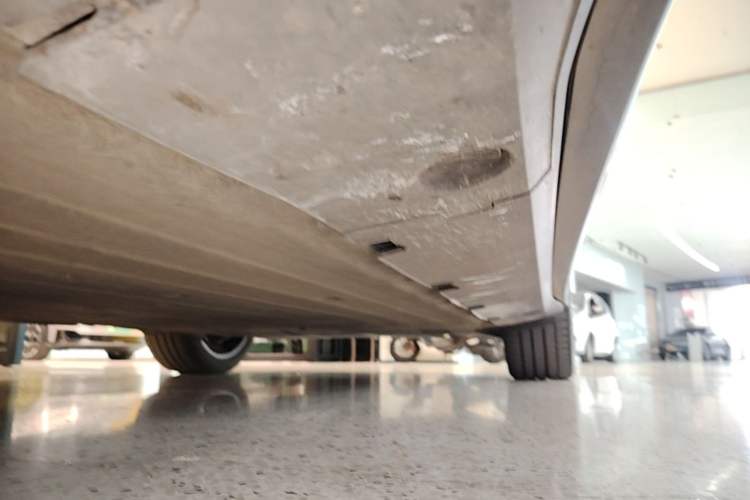 Used XPeng G6 2023 755 Ultra-Long Range Pro Left Side Sill