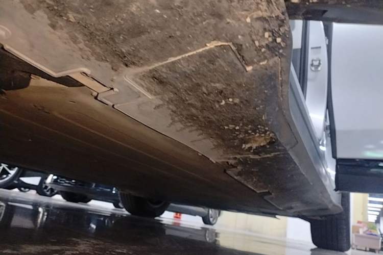 Used XPeng G6 2023 755 Ultra-Long Range Max Left Side Sill