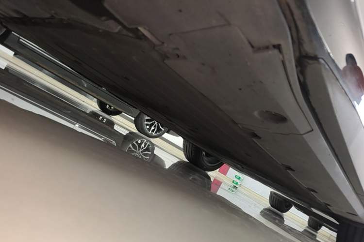 Used XPeng G6 2023 755 Ultra-Long Range Max Left Side Sill