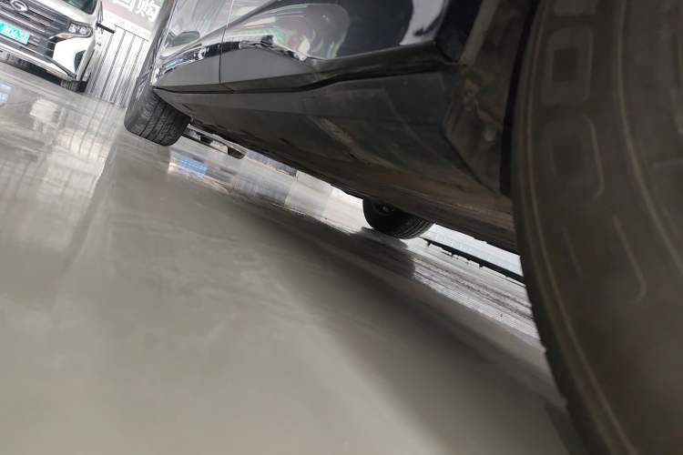 Used XPeng G6 2023 580 Long-Range Pro Left Side Sill