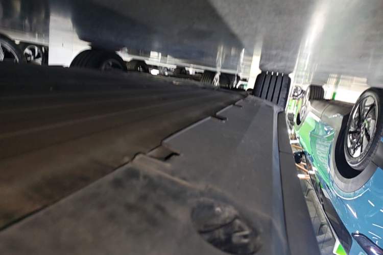 Used XPeng G6 2023 580 Long-Range Max Left Side Sill