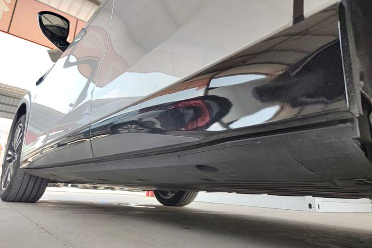 Used XPeng G6 2023 755 Ultra-Long Range Max Left Side Sill