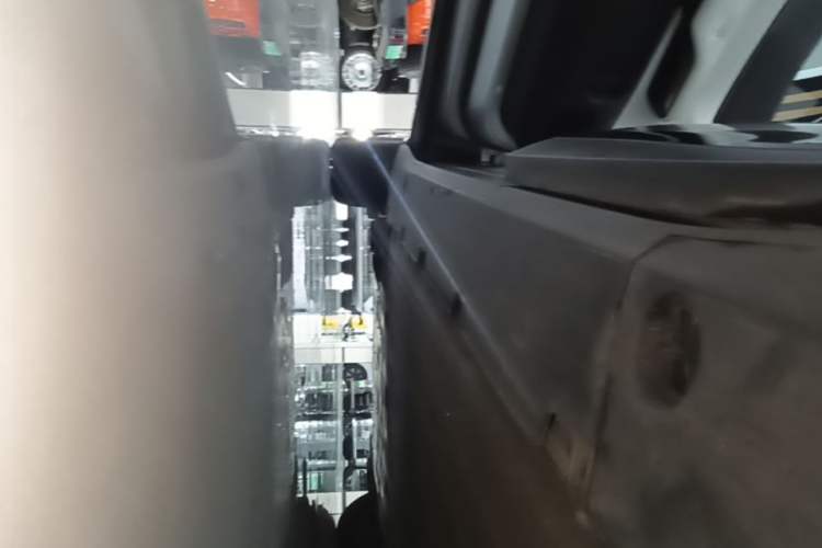 Used XPeng G6 2023 755 Ultra-Long Range Max Left Side Sill