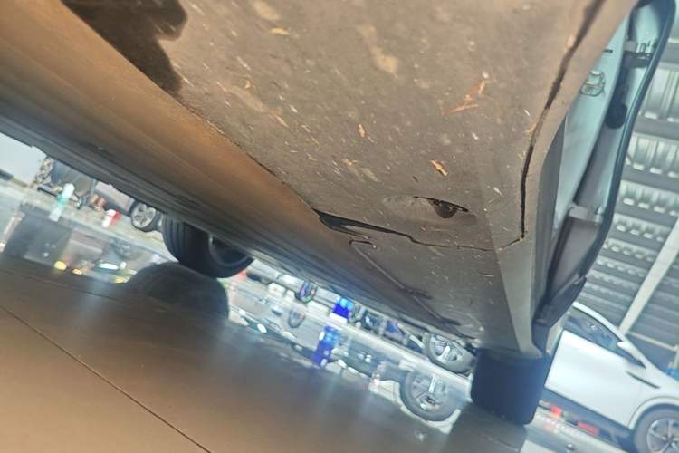 Used XPeng G6 2023 755 Ultra-Long Range Max Left Side Sill