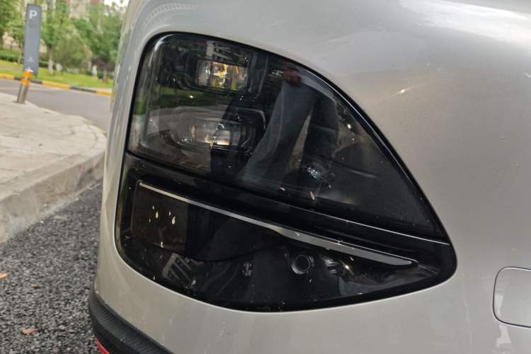 Used XPeng G6 2023 580 Long-Range Pro Right Front Headlight