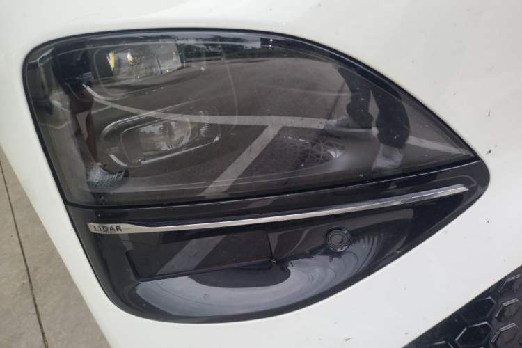 Used XPeng G6 2023 755 Ultra-Long Range Max Right Front Headlight