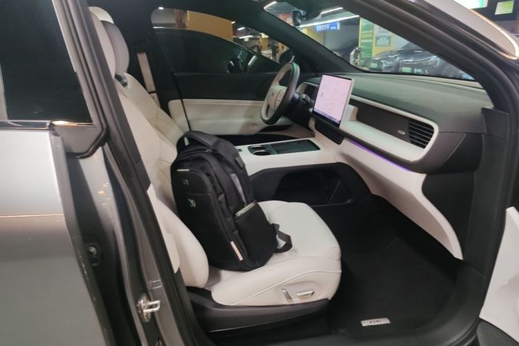 Used XPeng G6 2023 580 Long-Range Pro Right Front Seat